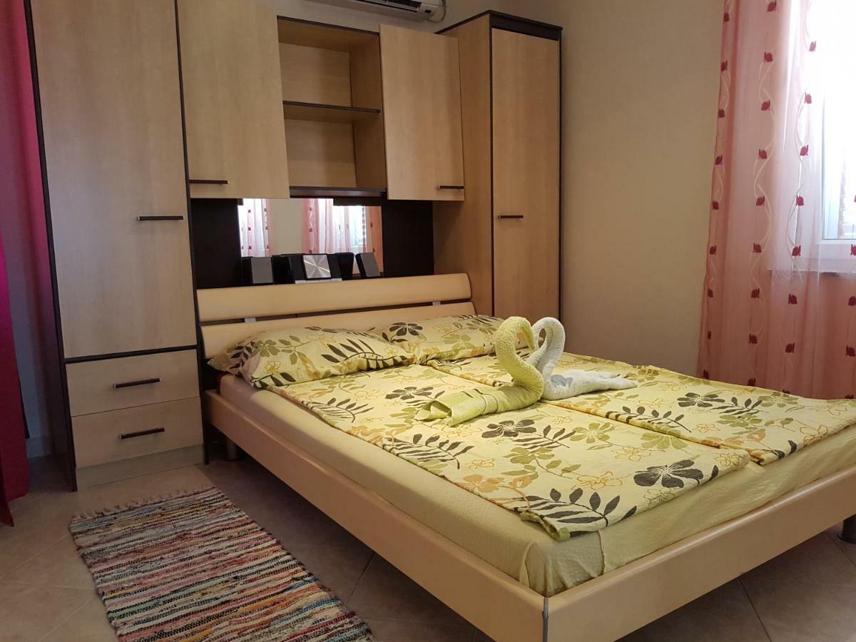 Apartments Mara Novi Vinodolski Extérieur photo